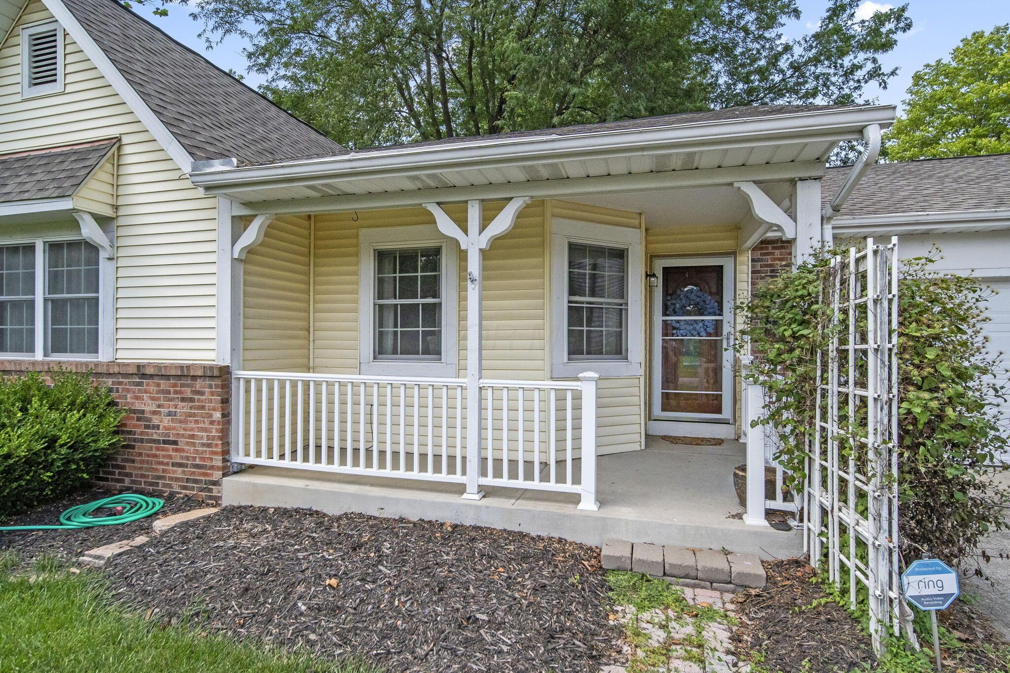 5062 Broadview Road Columbus, OH 43230 - Photo 6 of 45 Front Porch