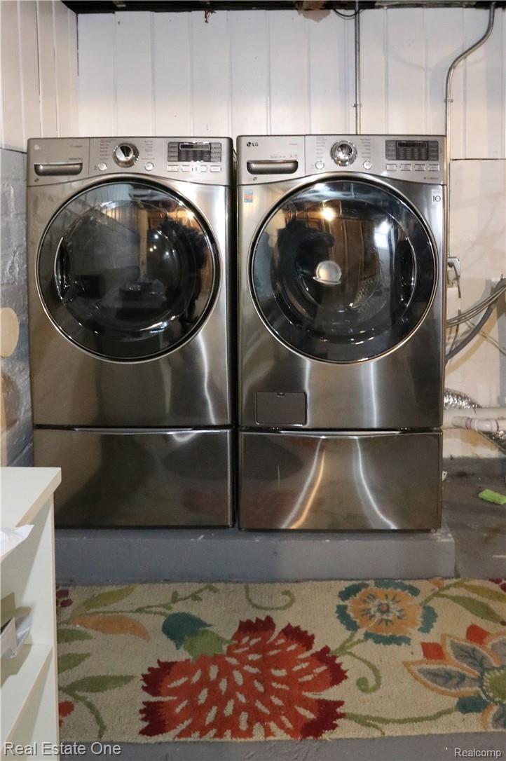 1817 Manse Road Waterford, MI 48328 - Photo 16 of 16 Washing Machine.jpg