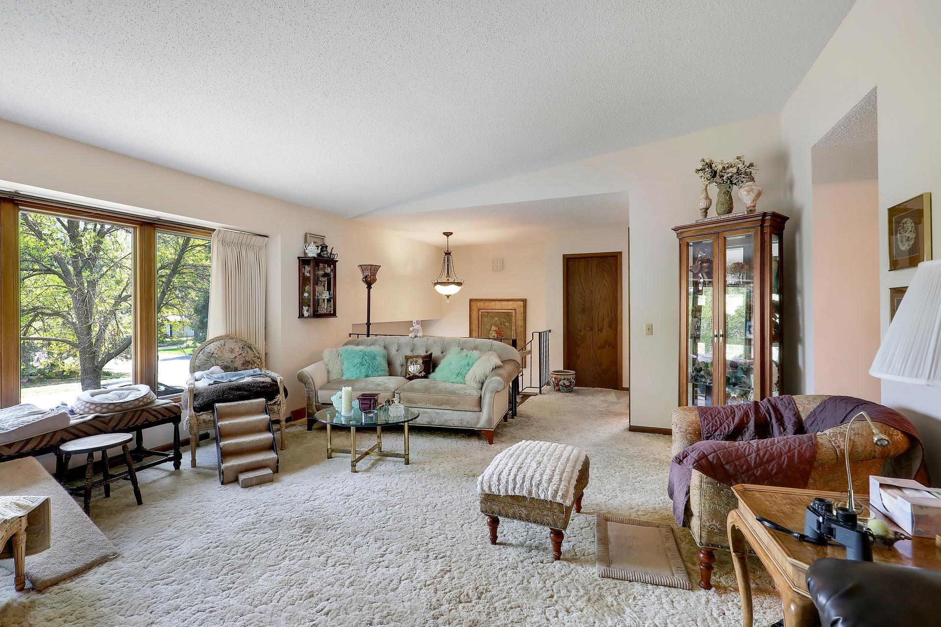 9702 Utica Road Bloomington, MN 55437 - Photo 10 of 72 Gallery Image 10