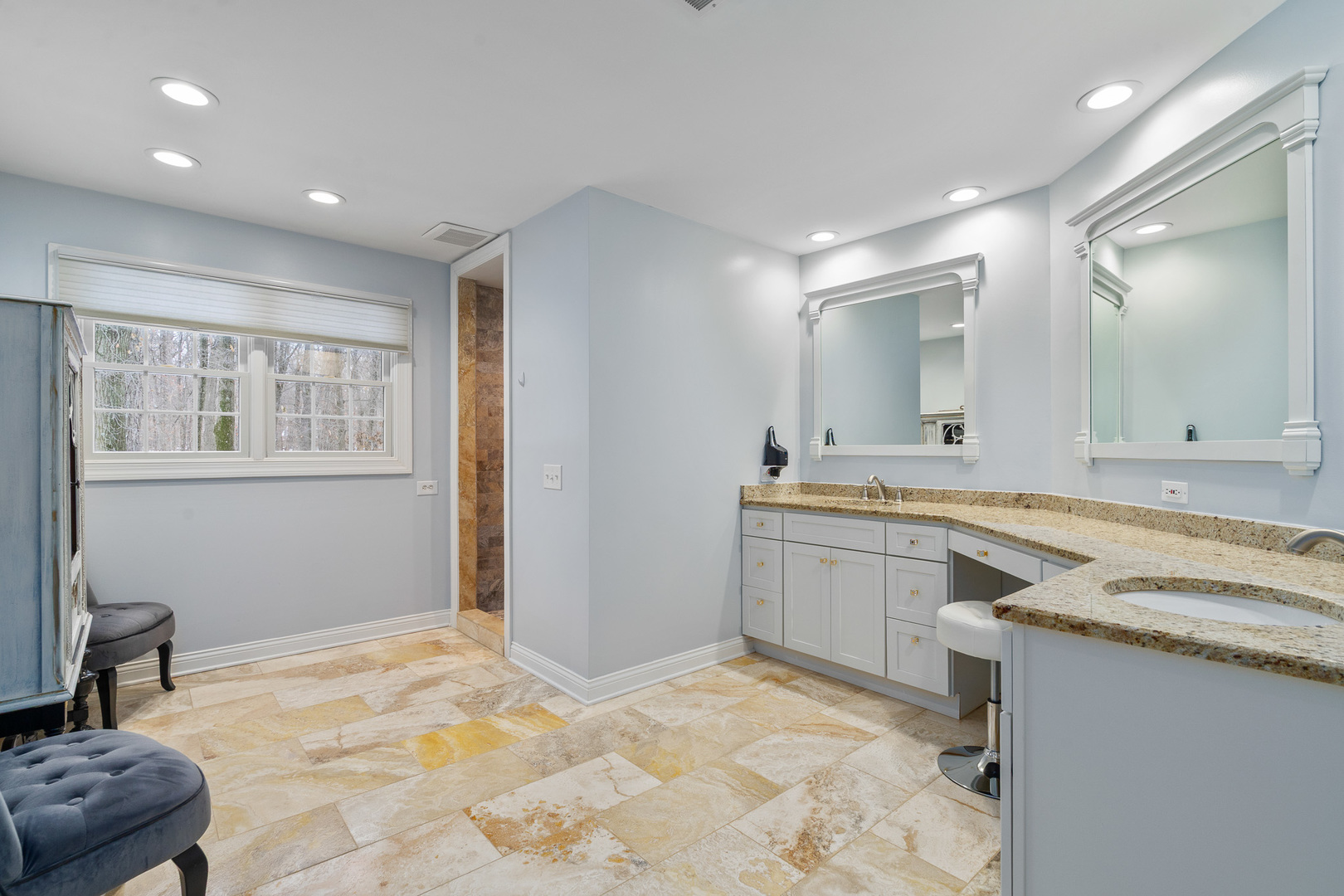 19427 Hunter Trail Mokena, IL 60448 - Photo 39 of 72 a bathroom with a granite countertop sink and a mirror