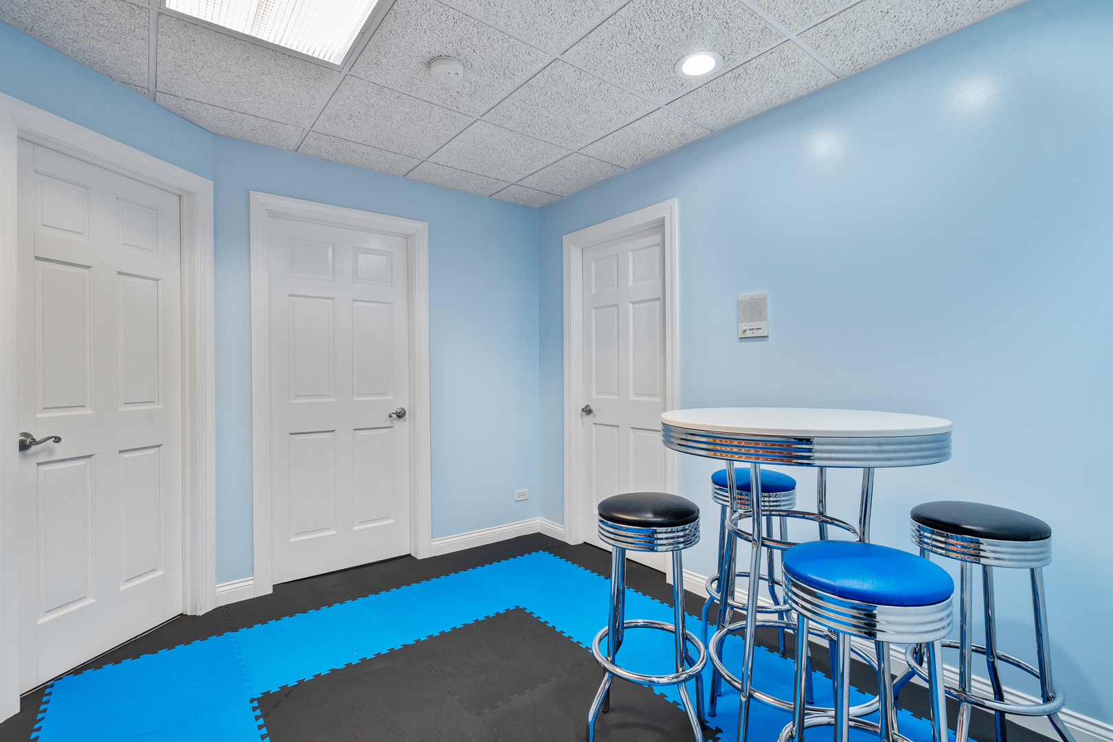 19427 Hunter Trail Mokena, IL 60448 - Photo 63 of 72 a view of a room with furniture and wooden floor