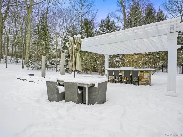 $5,950,000 | 12 Gifford Lake Drive, Armonk, NY 10504