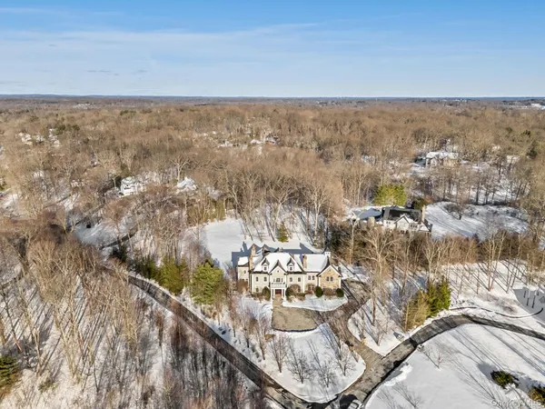 $5,950,000 | 12 Gifford Lake Drive, Armonk, NY 10504