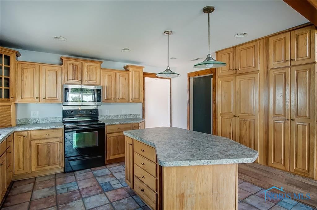 4625 Edgemont Road Toledo, OH 43611 - Photo 6 of 35 Gallery Image 6