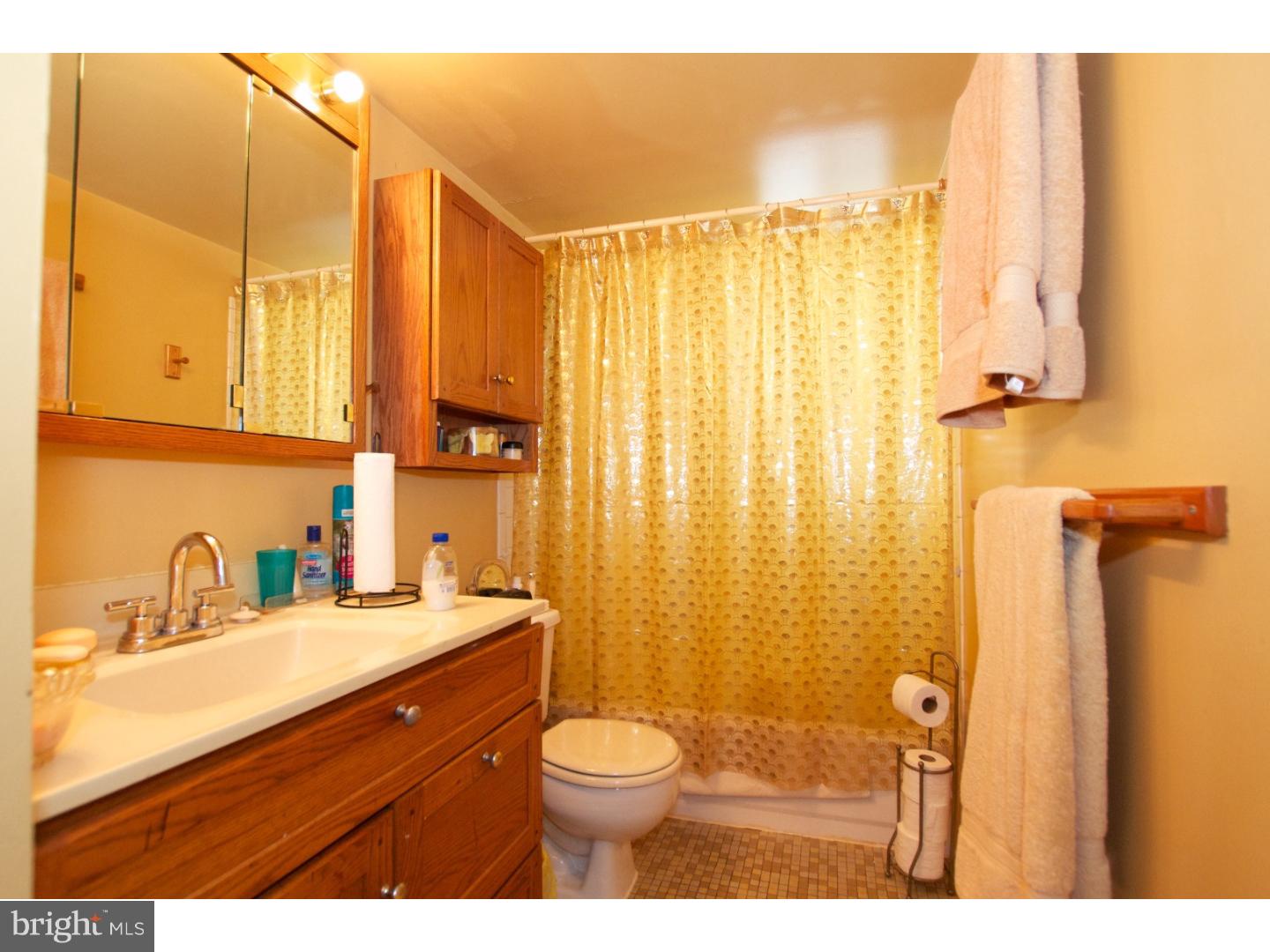 7211 Fowler Street Philadelphia, PA 19128 - Photo 3 of 11 Unit #1