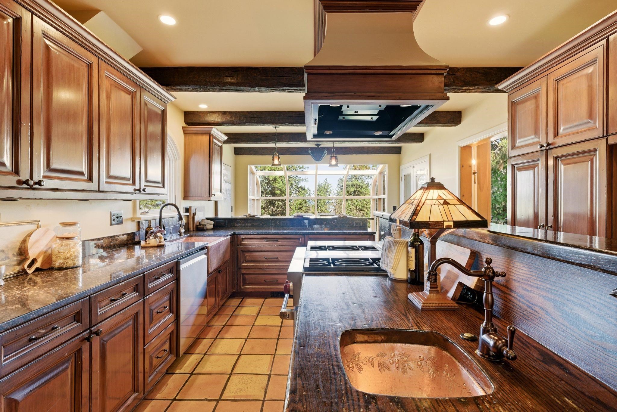 1215 East Overbluff Road Spokane, WA 99203 - Photo 16 of 50