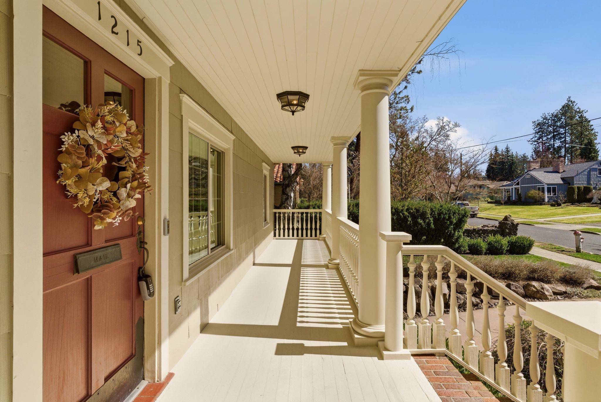 1215 East Overbluff Road Spokane, WA 99203 - Photo 4 of 50