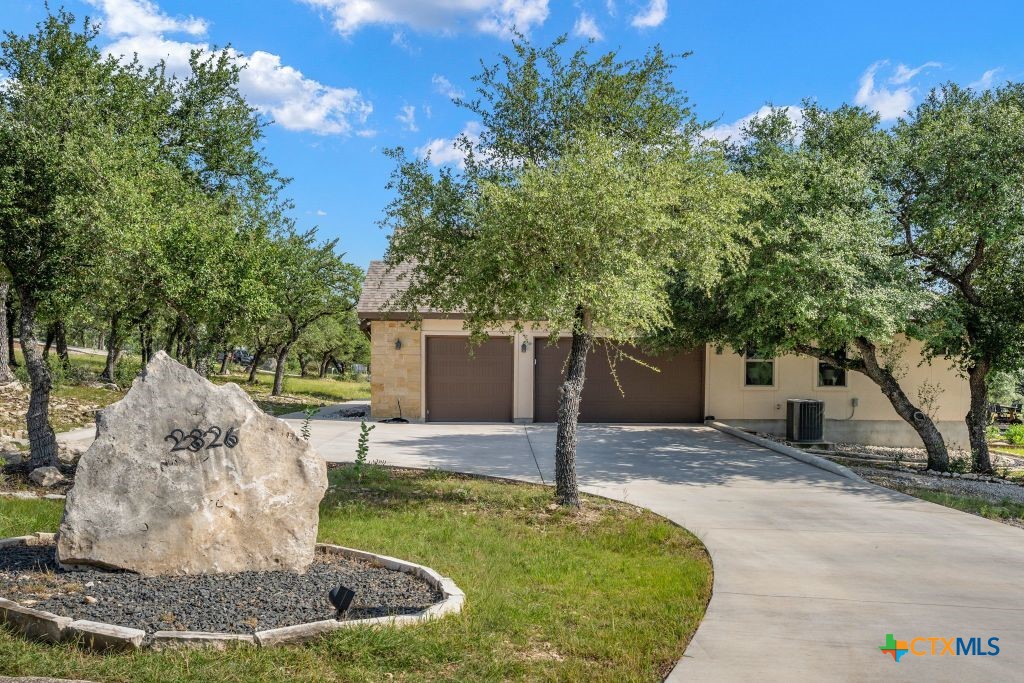2326 Cascada Parkway Spring Branch, TX 78070 - Photo 6 of 48