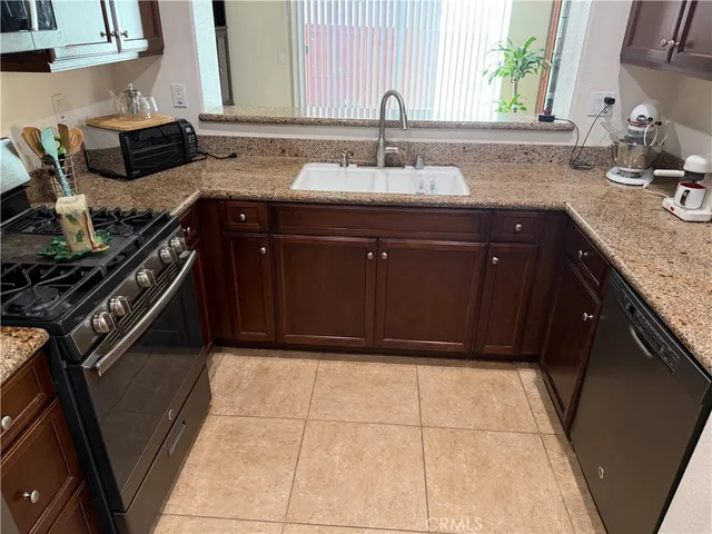 $475,000 | 27571 Darrington Avenue, Unit 2, Murrieta, CA 92562