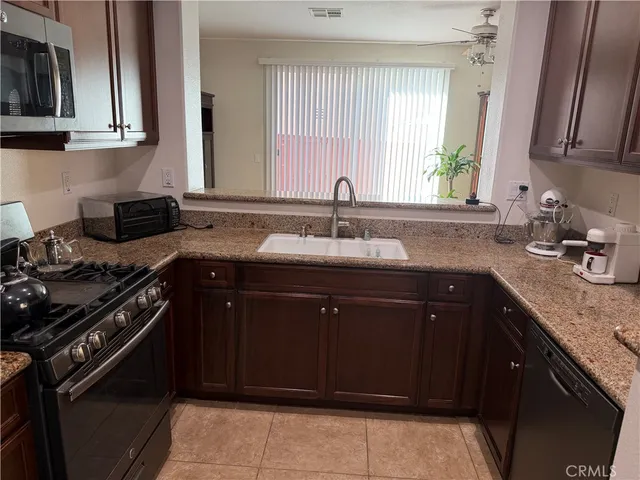 $475,000 | 27571 Darrington Avenue, Unit 2, Murrieta, CA 92562