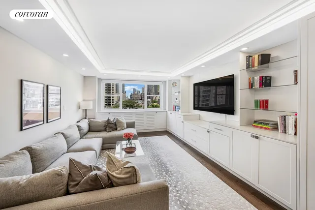 $2,350,000 | 315 East 72nd Street, Unit 9H | Lenox Hill