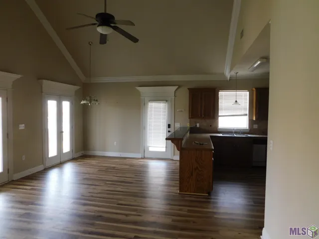 $1,600 | 11182 River Highlands Drive, Unit 7B, St. Amant, LA 70774