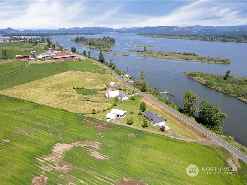 285 West Birnie Slough Road Cathlamet, WA 98612 - Photo 37 of 40 an aerial view of a pool
