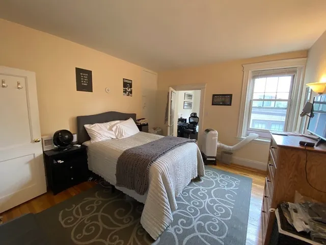 $3,200 | 77 Parkman Street, Unit 4, Brookline, MA 02446