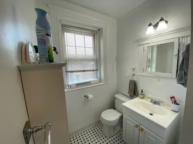 $3,200 | 77 Parkman Street, Unit 4, Brookline, MA 02446