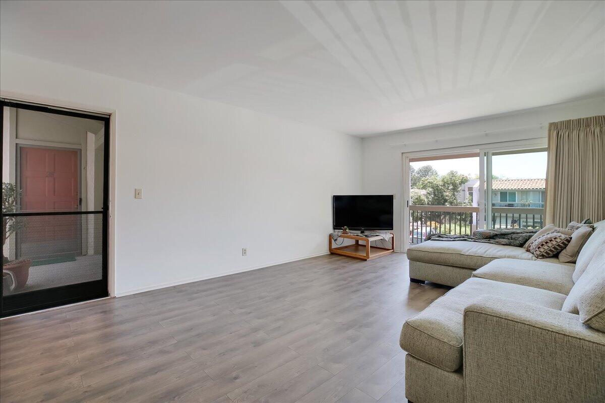 47 Dearborn Place, Unit 26 Goleta, CA 93117 - Photo 2 of 17 Living Room