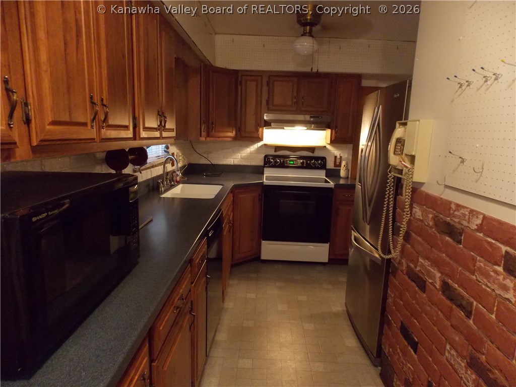 1422 Cardinal Road Charleston, WV 25314 - Photo 5 of 24 Gallery Image 5