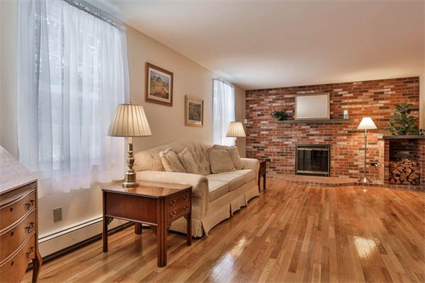 91 Concord Road Bedford, MA 01730 - Photo 2 of 25 Gallery Image 2