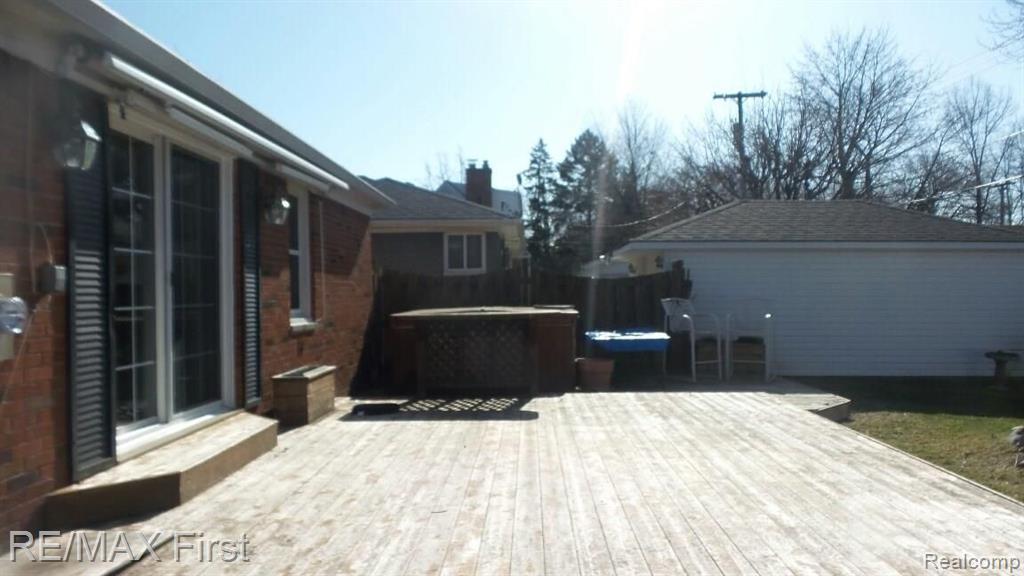 745 Vernier Road Grosse Pointe Woods, MI 48236 - Photo 3 of 19
