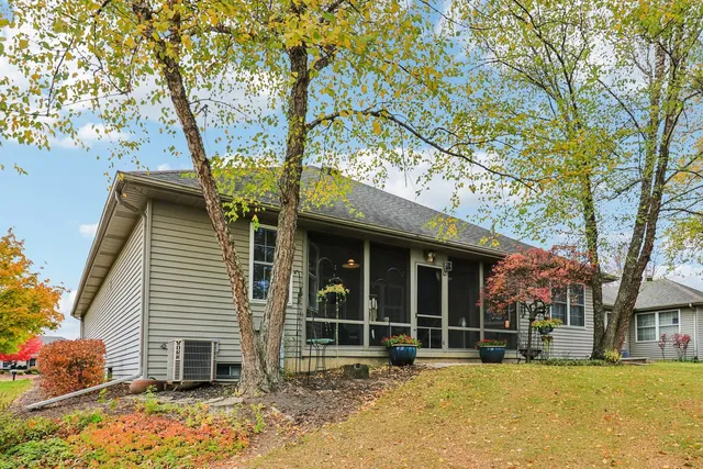 $346,000 | 1923 Schomer Court, Unit 1923, Aurora, IL 60505