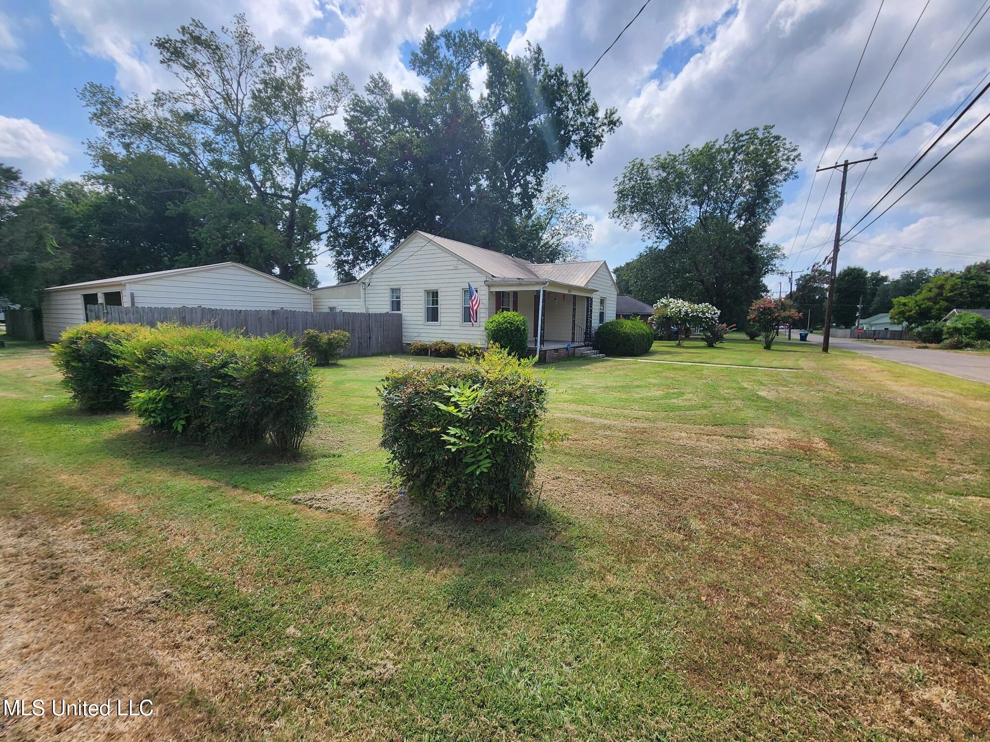 301 Hopson Street Tutwiler, MS 38963 - Photo 3 of 17 20250801_151812_resized_1