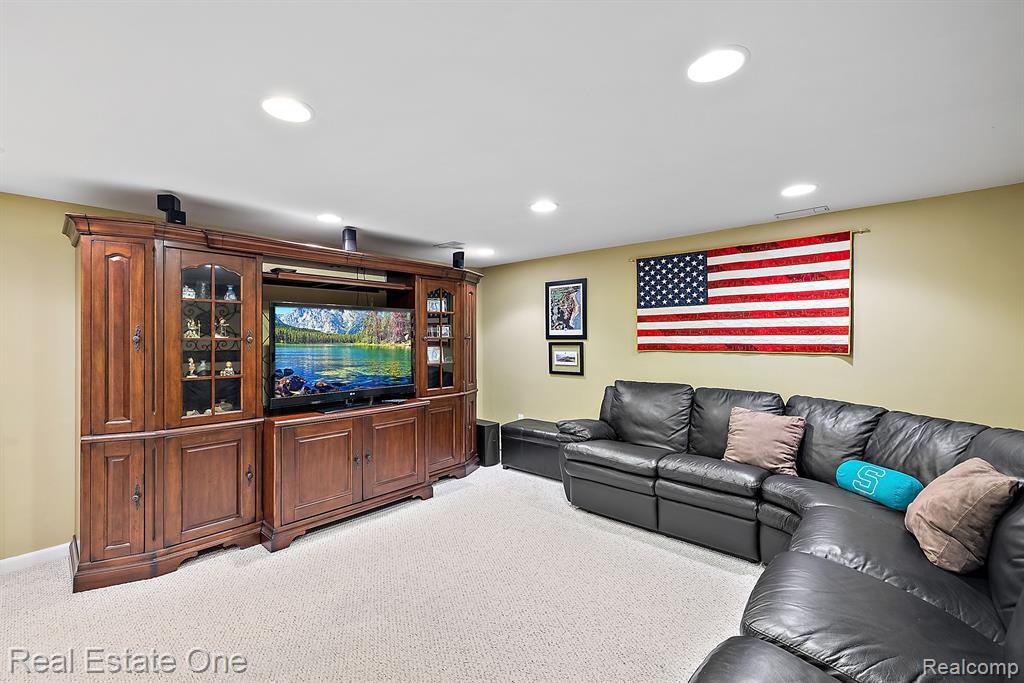 1276 Pembroke Drive Rochester Hills, MI 48307 - Photo 29 of 49