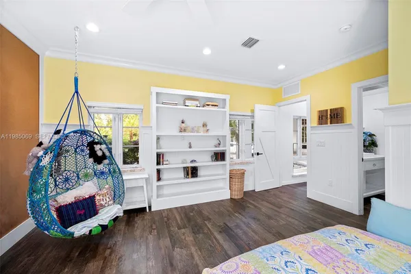 $6,695,000 | 6700 Southwest 132nd Street, Pinecrest, FL 33156