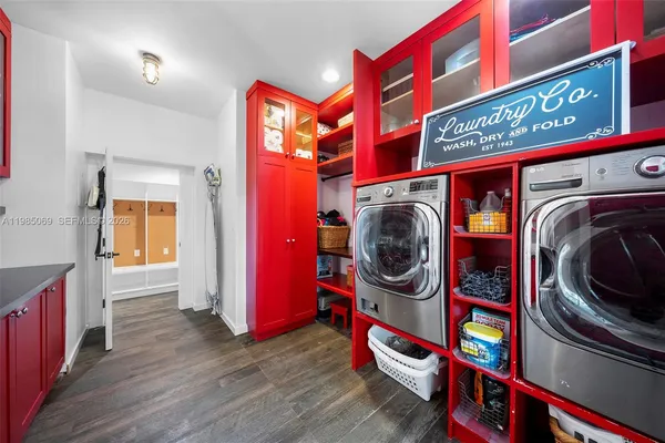 $6,695,000 | 6700 Southwest 132nd Street, Pinecrest, FL 33156