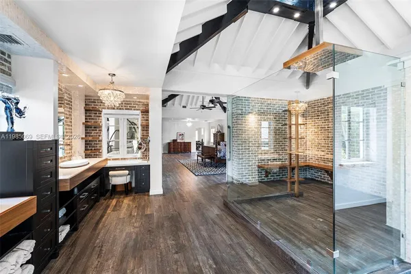 $6,695,000 | 6700 Southwest 132nd Street, Pinecrest, FL 33156