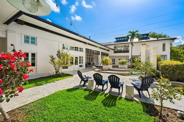 $6,695,000 | 6700 Southwest 132nd Street, Pinecrest, FL 33156