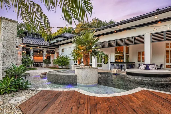 $6,695,000 | 6700 Southwest 132nd Street, Pinecrest, FL 33156