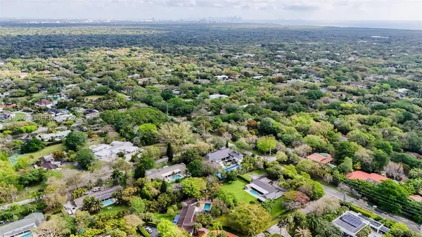 $6,695,000 | 6700 Southwest 132nd Street, Pinecrest, FL 33156