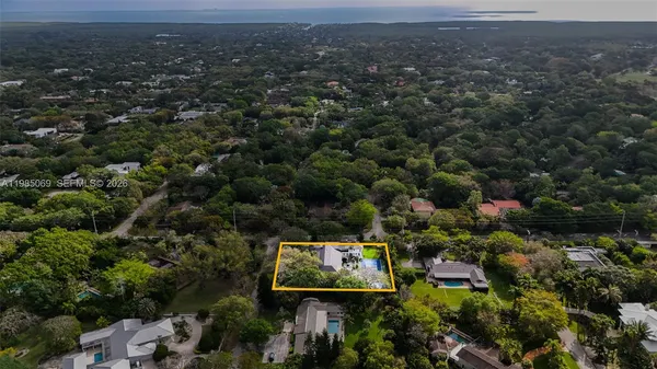 $6,695,000 | 6700 Southwest 132nd Street, Pinecrest, FL 33156