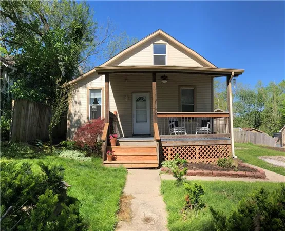 $144,000 | 312 Grand Avenue, Leavenworth, KS 66048