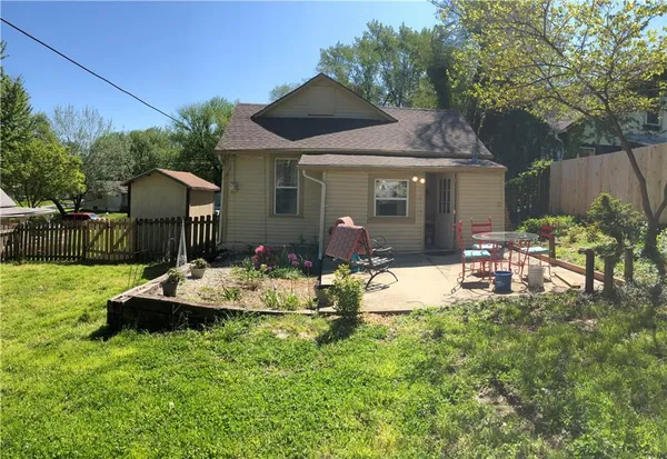 $144,000 | 312 Grand Avenue, Leavenworth, KS 66048