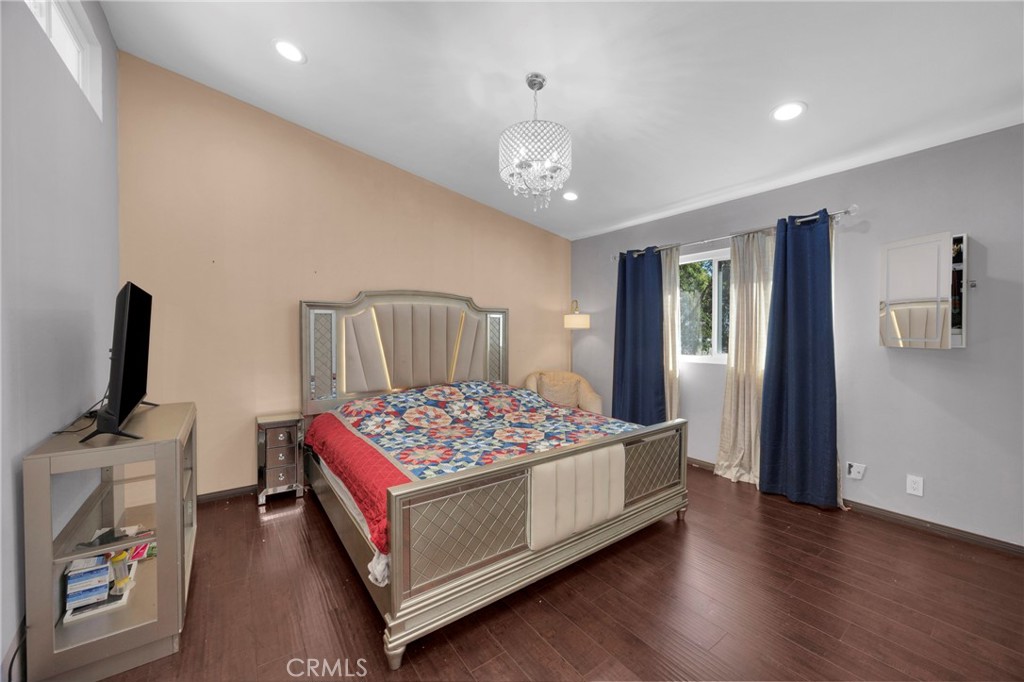 11522 Honeyglen Road, Unit 26 Pacoima, CA 91331 - Photo 11 of 26