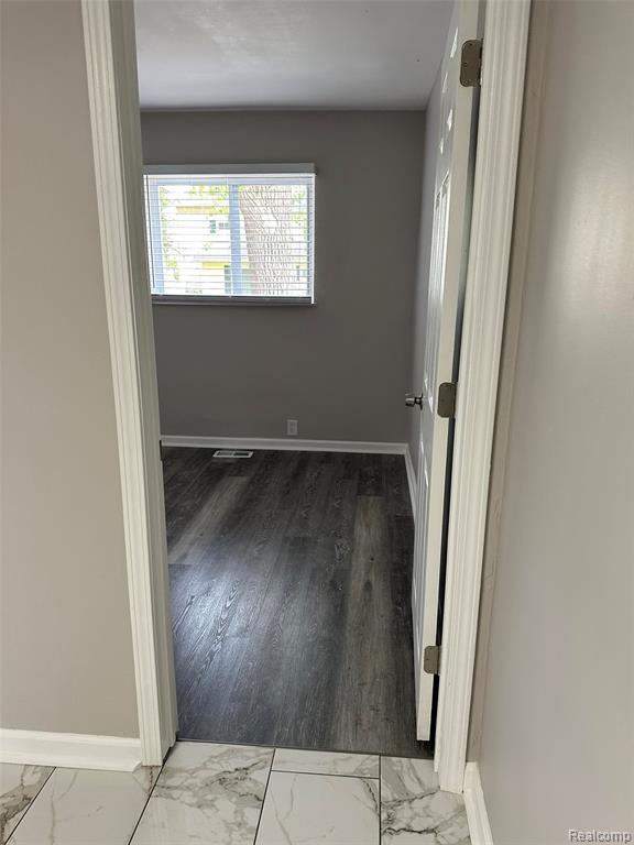 6161 East River Road Flushing, MI 48433 - Photo 22 of 63