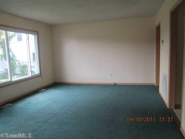 1320 West Meadowview Road Greensboro, NC 27403 - Photo 4 of 10 Living Room.