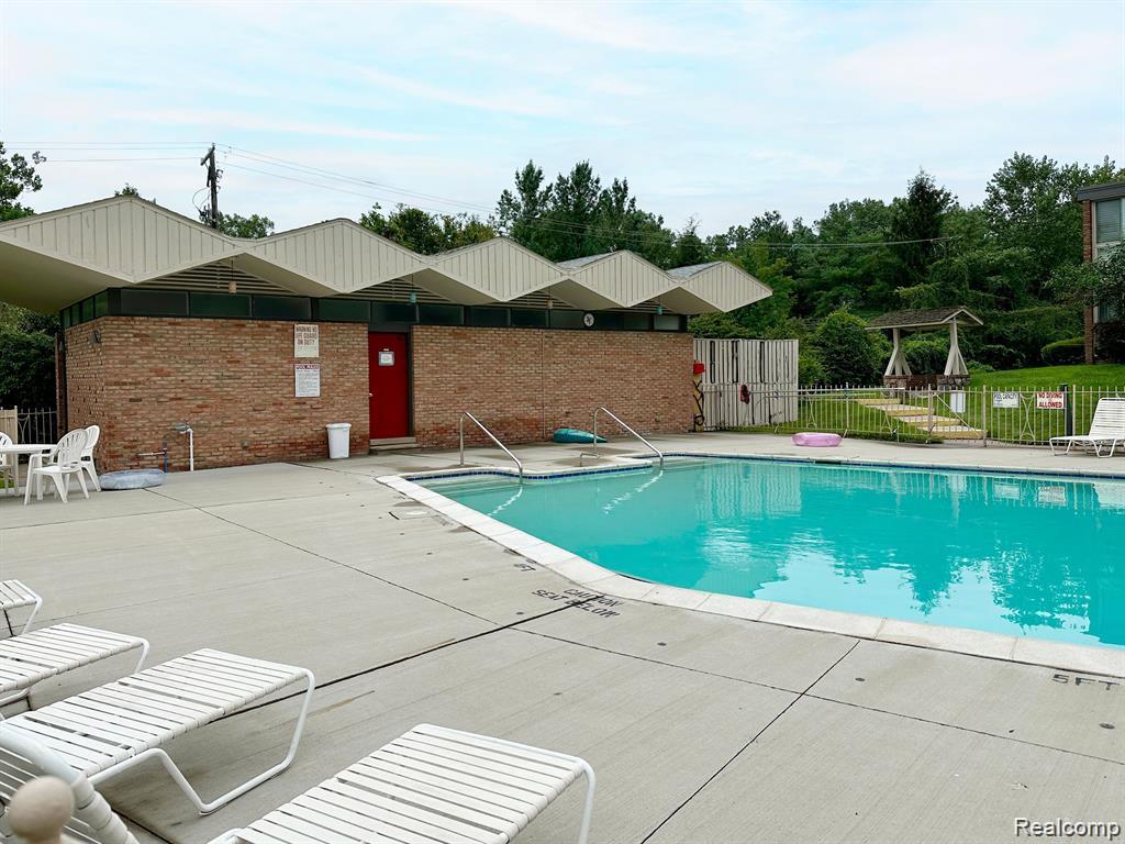 4041 West Maple Road, Unit 204 Bloomfield Hills, MI 48301 - Photo 22 of 22