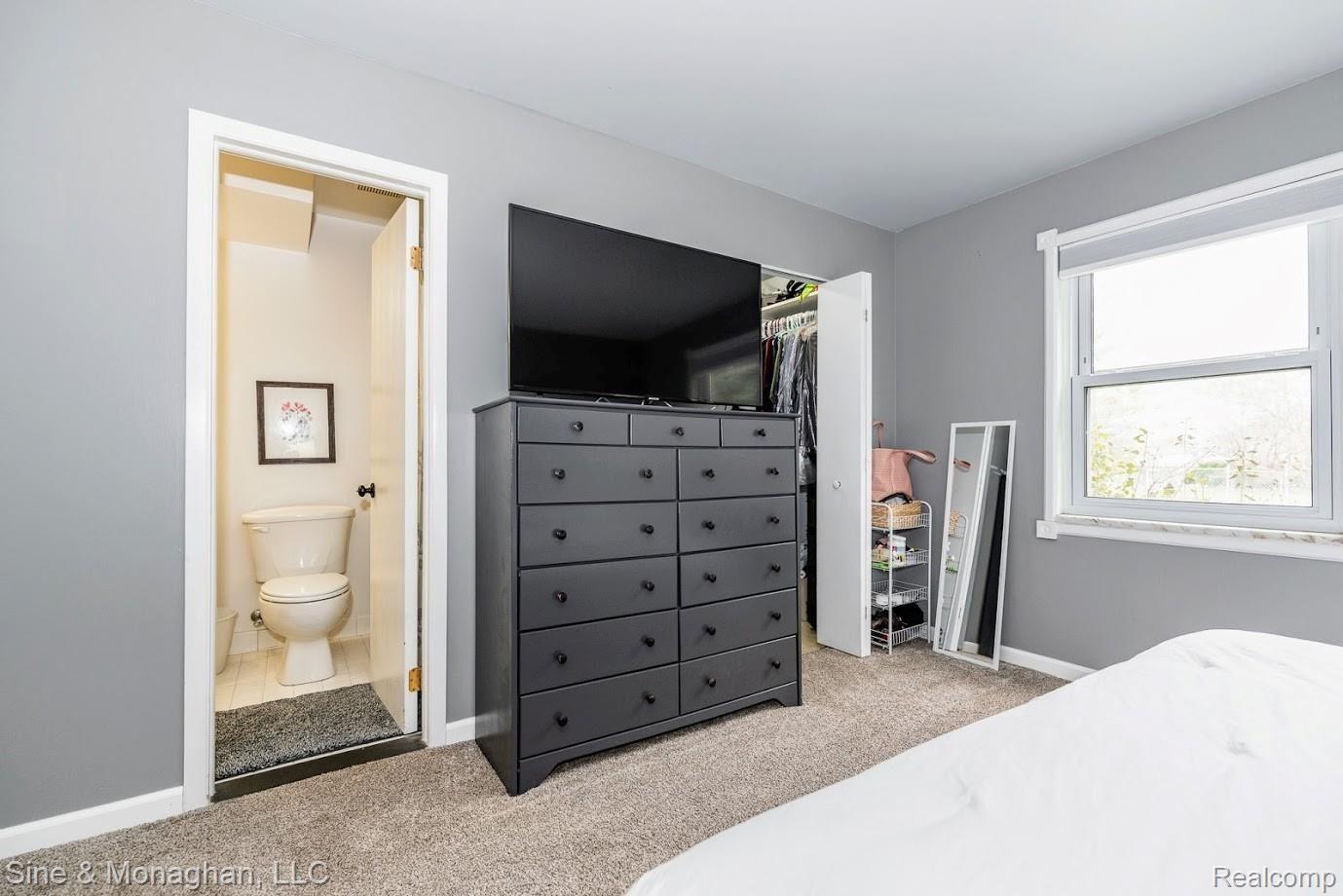 24596 Kings Pointe Novi, MI 48375 - Photo 10 of 15 Kings Pointe Master On-Suite.jpg