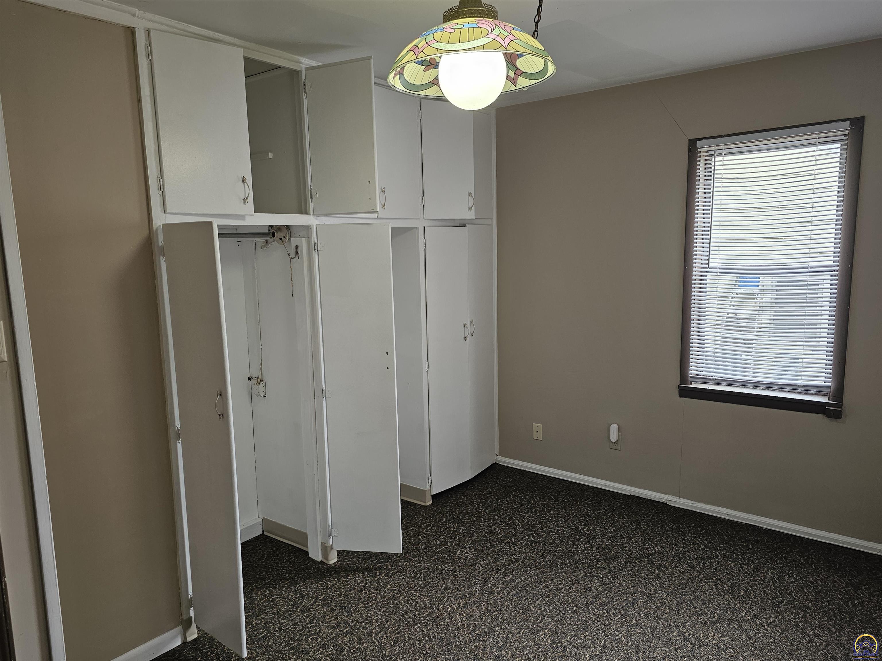 2124 Southwest Morningside Road Topeka, KS 66614 - Photo 9 of 15