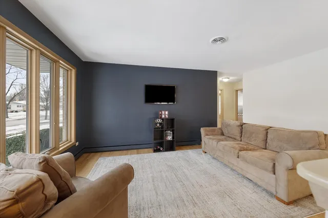 $600,000 | 878 Parkside Avenue, Elmhurst, IL 60126