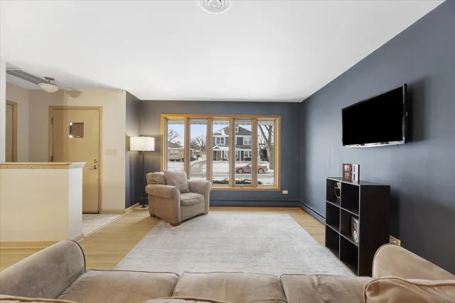 $600,000 | 878 Parkside Avenue, Elmhurst, IL 60126