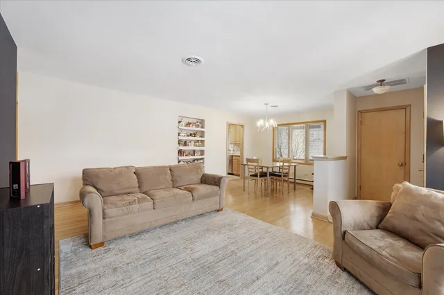 $600,000 | 878 Parkside Avenue, Elmhurst, IL 60126