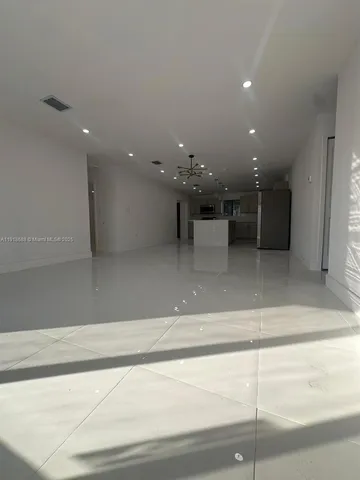 a view of lobby with livingroom