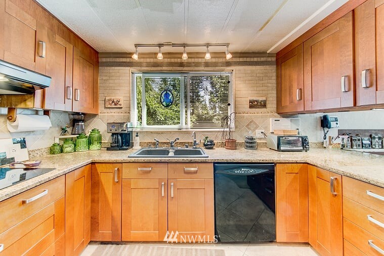 18650 Southeast 216th Street Renton, WA 98058 - Photo 8 of 14 Gallery Image 8