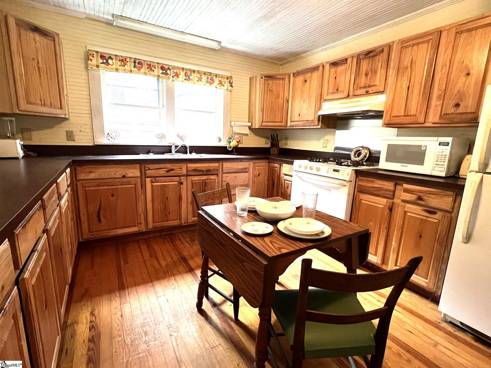 306 Rocky Bottom Road Sunset, SC 29685 - Photo 7 of 17