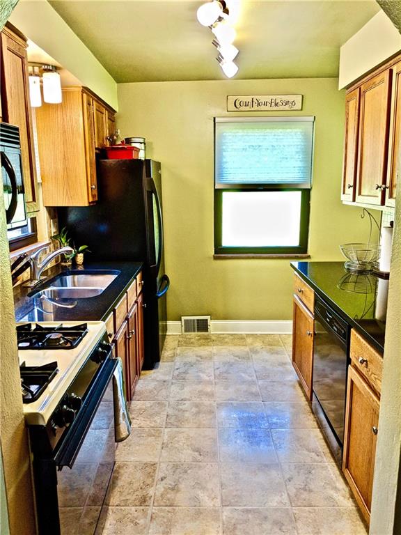 2607 Wickline Road Gibsonia, PA 15044 - Photo 16 of 25 Gallery Image 16