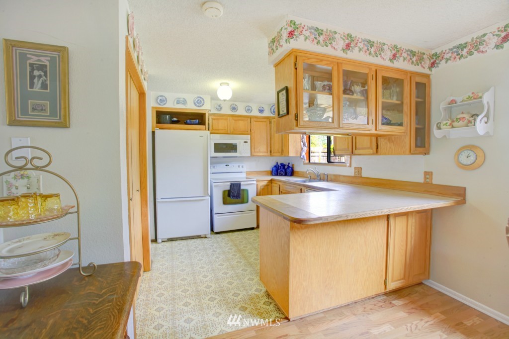 20921 9th Avenue Southeast Bothell, WA 98021 - Photo 5 of 23