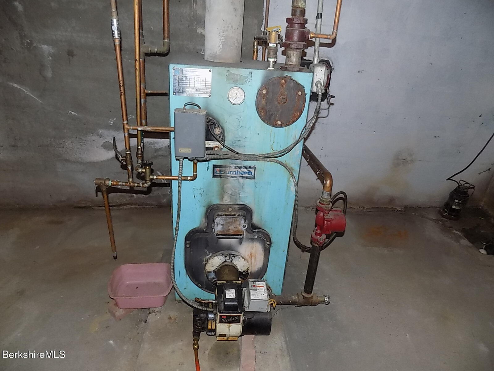 350 Laurel Street Lee, MA 01238 - Photo 24 of 34 a room with gym equipment